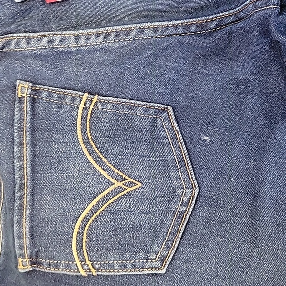 Levi's - Picture 6 of 7